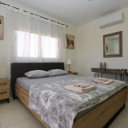 Apartman Nissi 3 View 2 Bedroom